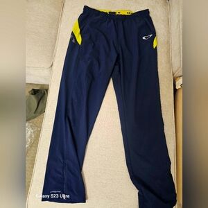 2 Pairs of Oakley Unlined Windpants Men's Size Large